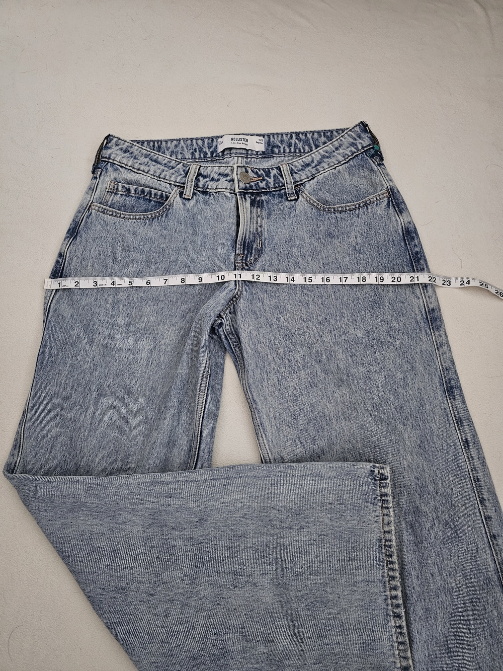 NEW! HOLLISTER Wome's Baggy Low-Rise Wide-Leg Jeans In Blue Ligth Wash Sz 6R/W28 - Picture 11 of 16